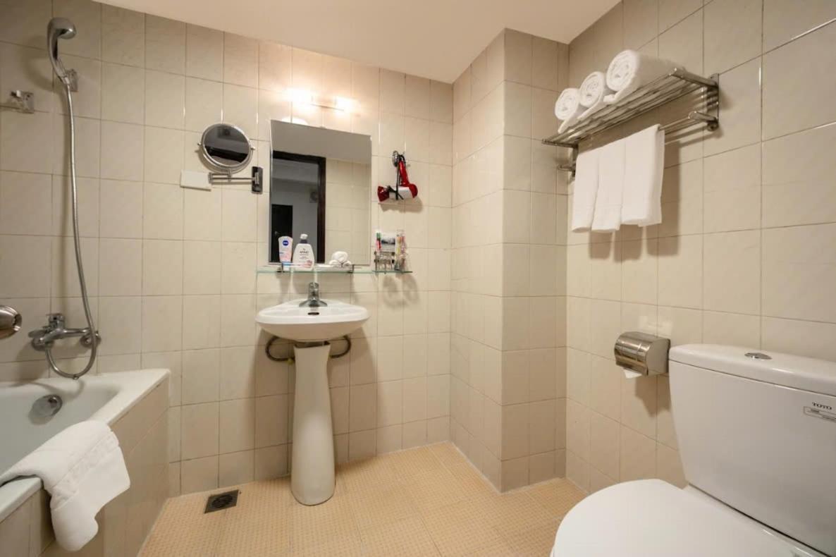 A25 Hotel - 80 Mai Hac De Hanoi Bagian luar foto